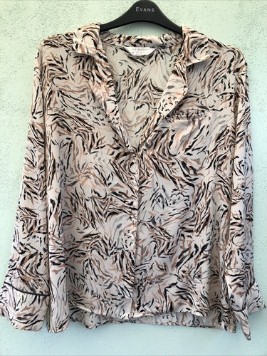 LADIES LONG SLEEVED COLLARED BLOUSE SIZE XL FROM PRIMARK BEIGE MIX WITH DETAIL