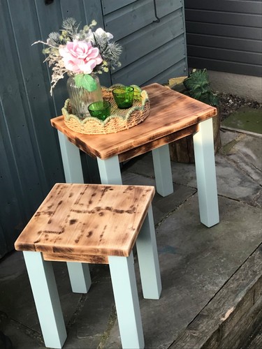Chunky solid oak dual nesting table’s , scorched - sanded & waxed table top’s - Picture 7 of 22