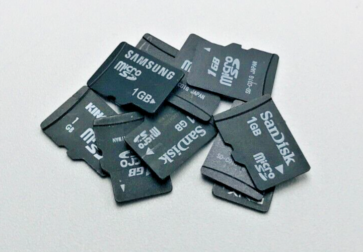 Lot of 10 - 1GB Mixed Brands MICRO SD Memory Cards (M-1 GB)