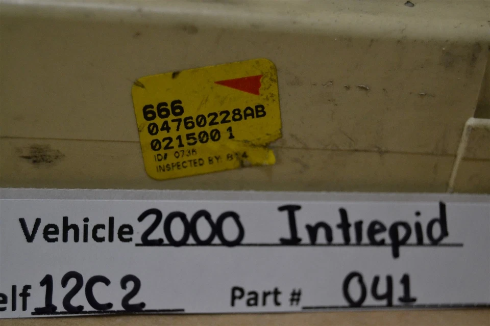2000 Dodge Intrepid Fuse Box Relay Unit 04760228AB Module 41 12C2 - Image 3 of 4