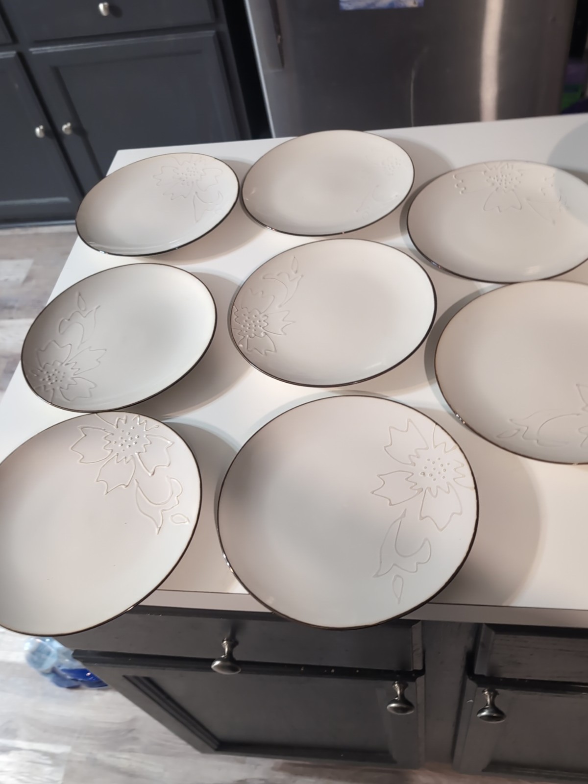 Of Eight Gibson Elite Dinner Plates Modern Floral Design