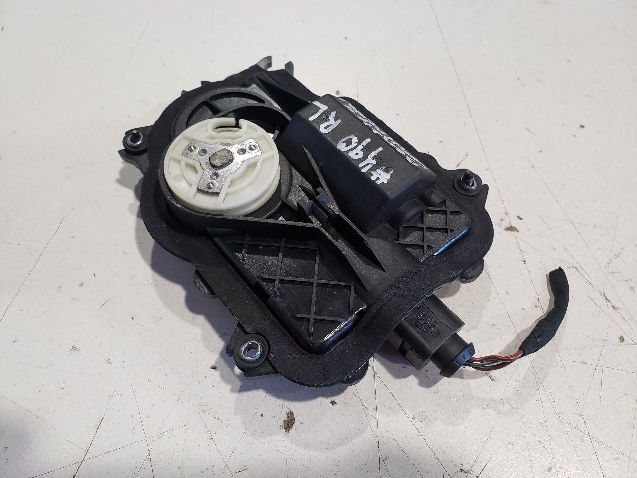 2006 Bentley Cont Flying Spur - Rear Left Door Soft Close Actuator - 3D0837059B