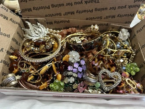 Vintage & Modern Costume Jewelry Lot ~Some Signed ~Small Priority Box #1320