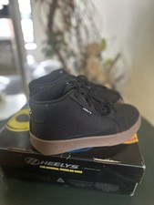 Zapatos con ruedas Heelys negros de caña media - Talla 7 - Excelente estado