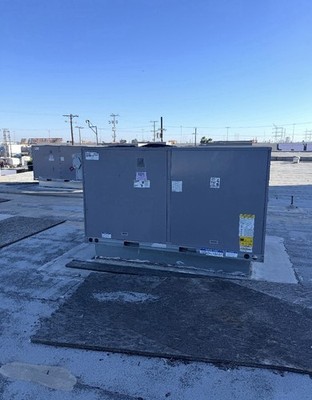 INSTALLED NEVER STARTUP 10 TON ICP ROOFTOP COOLING ONLY 460V M# RAS120LOCA0AATA