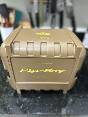 Fallout 4 Collectors Edition Pip Boy 3000 IV + Fallout 4 Game