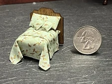 Dollhouse Miniature Bed Green H 1:48 Quarter inch scale 1/4 F240 Dollys Gallery