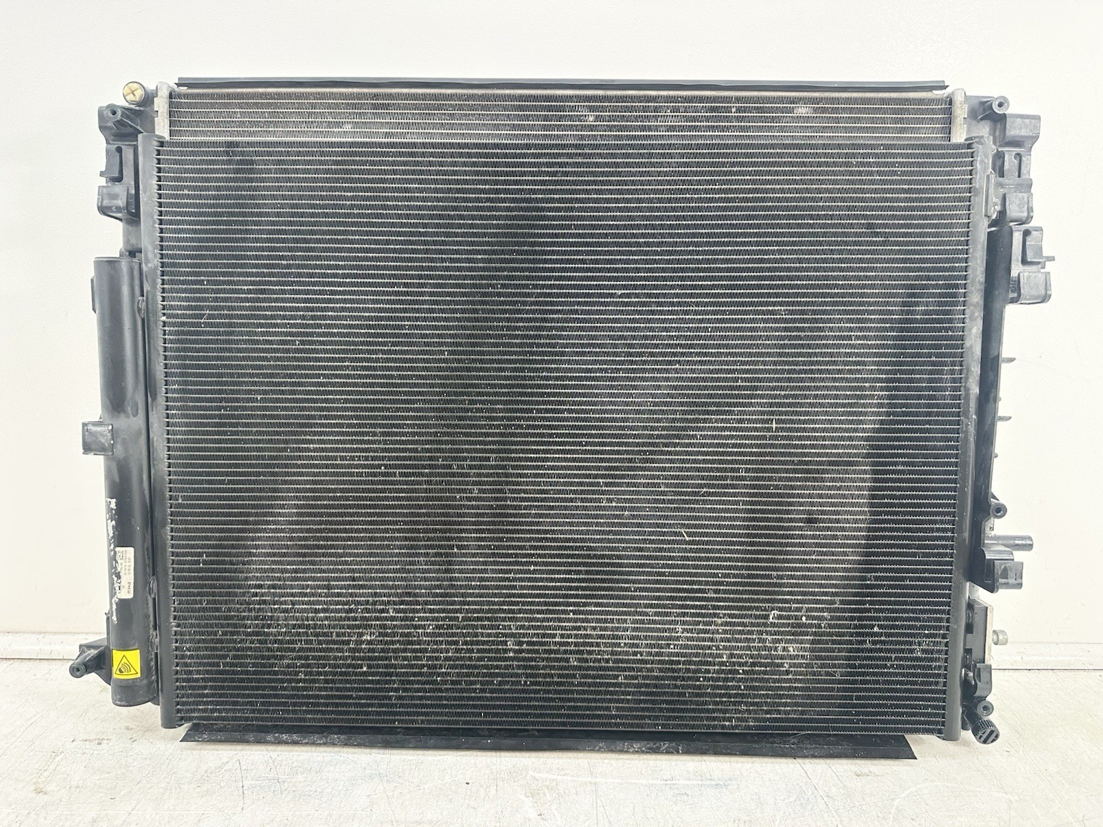 2017-2020 MASERATI Q4 3.0L RADIATOR CONDENSER ASSEMBLY OEM