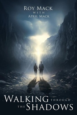 Roy Mack | Walking through the Shadows | Taschenbuch | Englisch (2023)