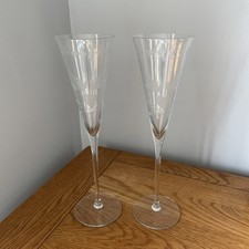 Pair Of Toasting Wedding Champagne Flutes With Etched Dove & Heart NEW