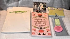 Note Pad Gift Set, Set of 5 Brand New Different Note Pads & Mirror Key Chain
