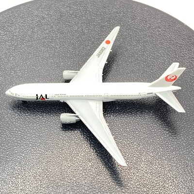 herpa wings 1/500 Boeing 777-200 Vega JA8982 JAL Japan Airlines