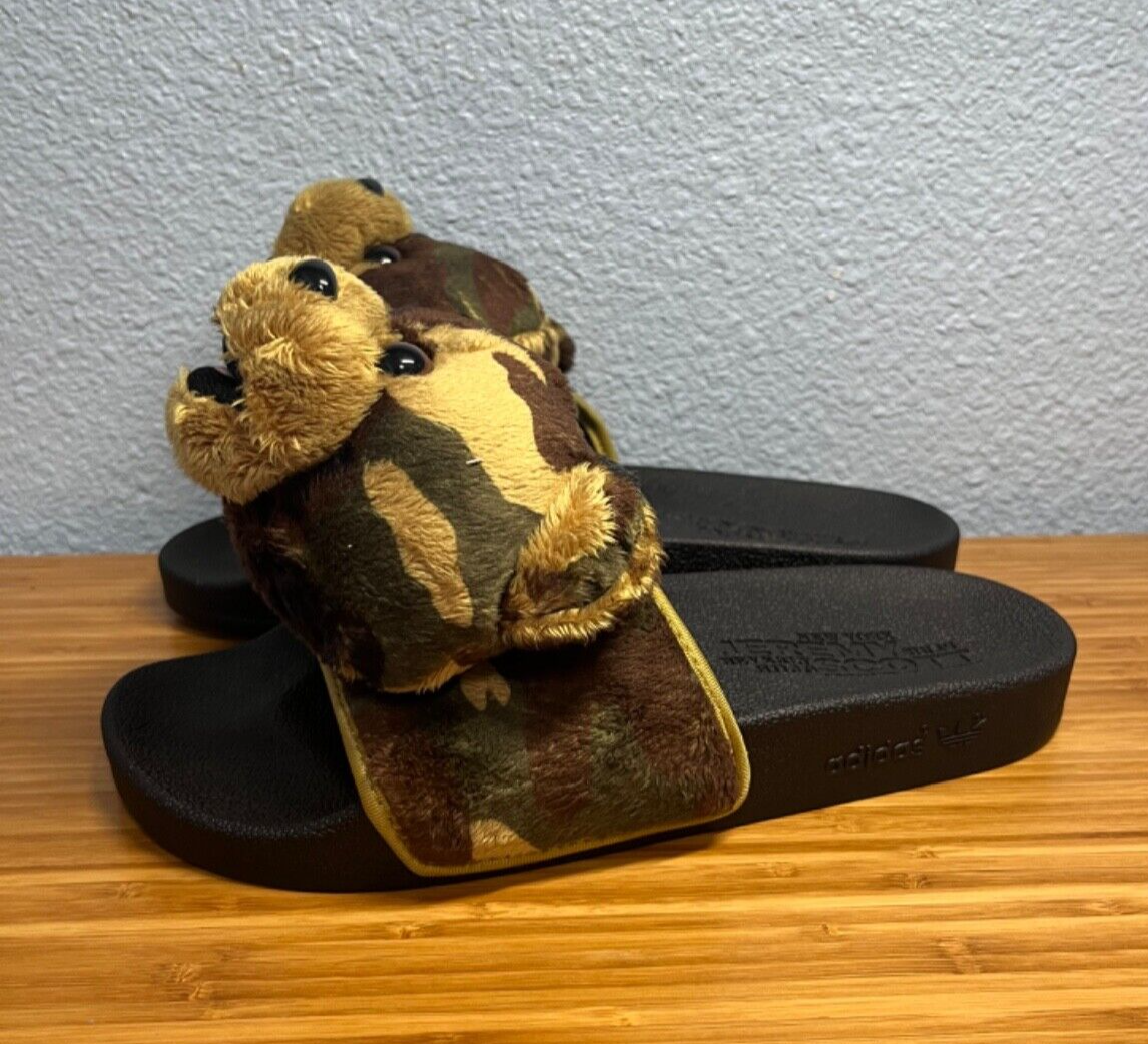 ★入手困難★JEREMY SCOTT × ADIDAS ORIGINALS ADILETTE TEDDY Adidas x Jeremy Scott Adilette Teddy Bear Black Camo Slides