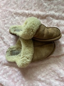 ugg slippers size 3