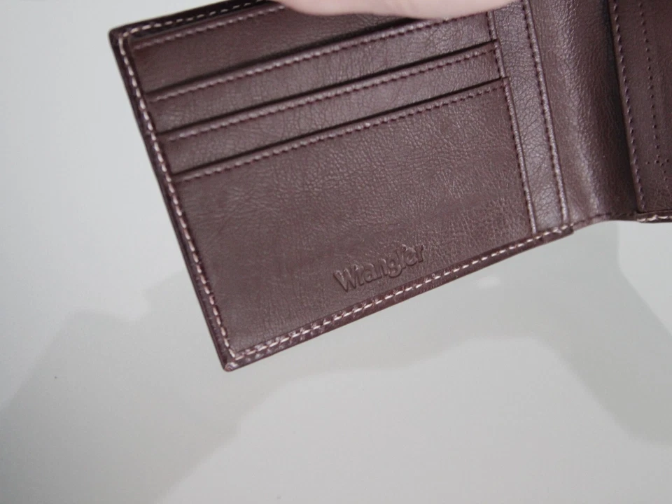 Portafoglio bifold orizzontale in pelle marrone Wrangler - Imagen 4 de 4