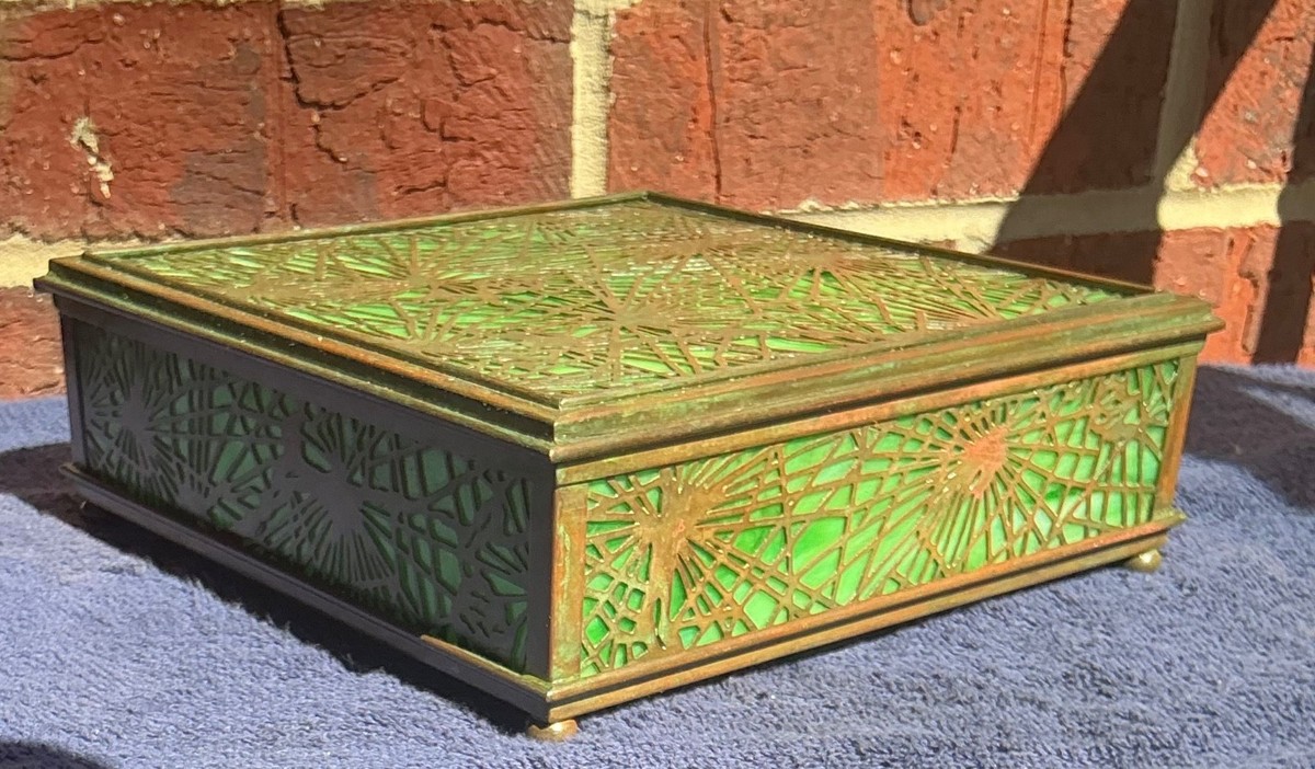 ティファニー　レターボックス　木箱 antique Tiffany Studios, Pine Needle hankerchief box, #824, 8”x8