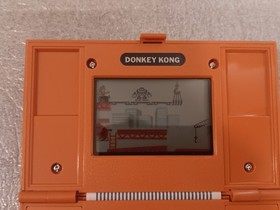 NINTENDO Donkey Kong Game and Watch  DK-52. MADE IN JAPAN 1982.