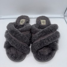 Size 7 Women s UGG Scuffita Slipper