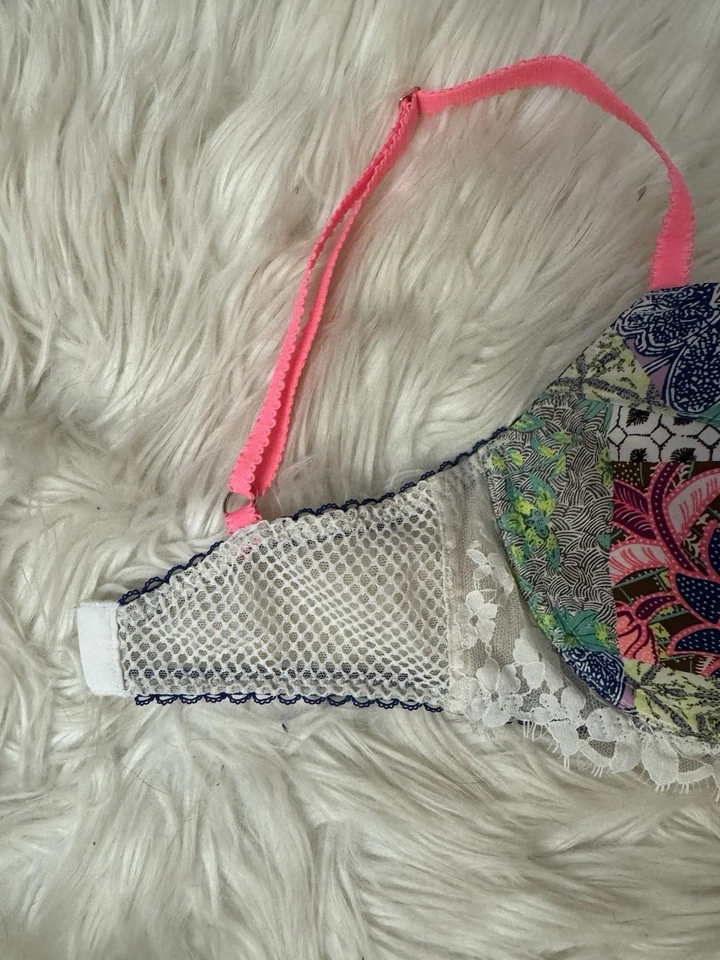 Sutiã Victoria’s Secret Dream Angels 32DDD forrado demi com aro renda floral neon - Imagem 4 de 4