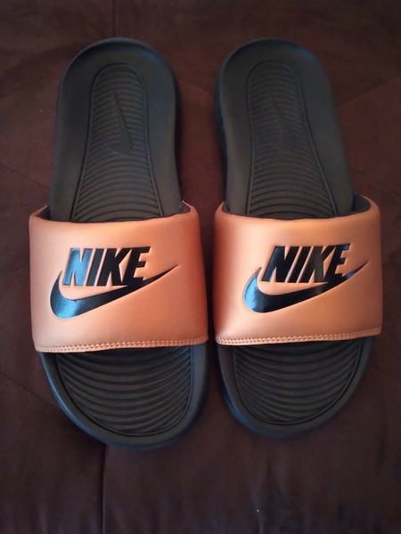 nike sliders mens size 9