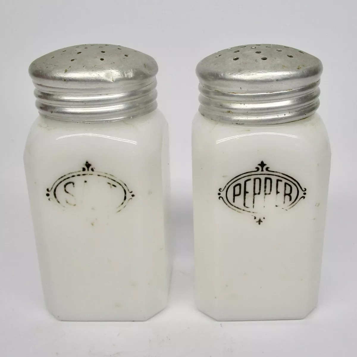 Anchor hocking salt sale and pepper shakers