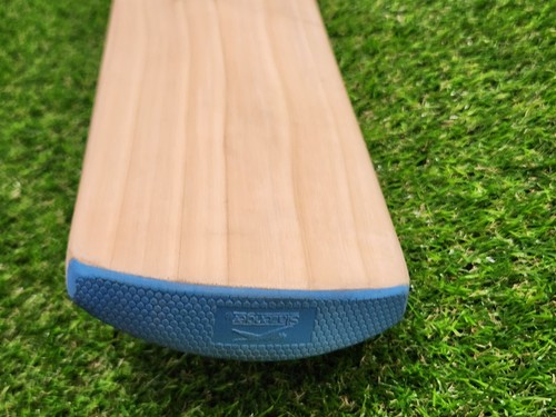 Slazenger Pure Blade " Michael Clarke" Players English Willow Cricket Bat SH - Picture 16 of 16