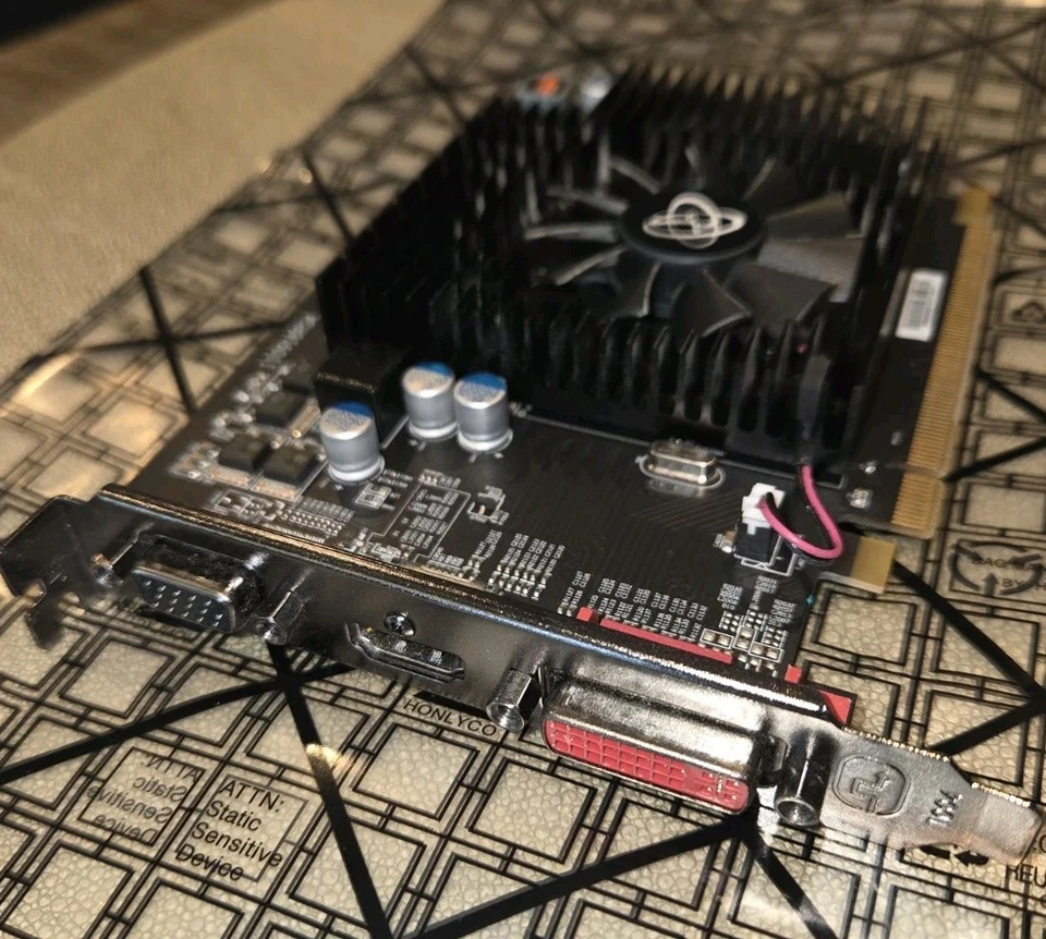 XFX Radeon HD6570 Core Edition 2 GB DDR3 (HD-657X-CNFV) HDMI DVI VGA PCI-E - Image 4 of 4