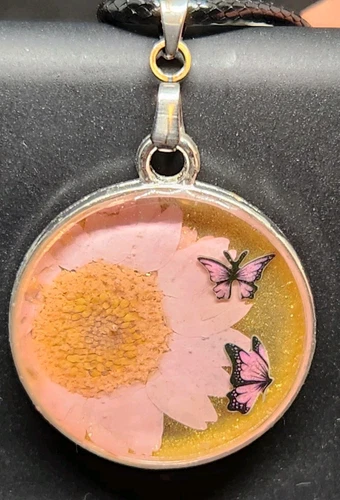 Handmade Resin Botanical Pendant Necklace - Real Pressed Flower! Unique! Daisy!