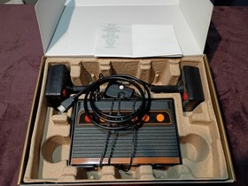 Atari Flashback 8 Gold Deluxe HD Console Wireless Controllers - Gold Used