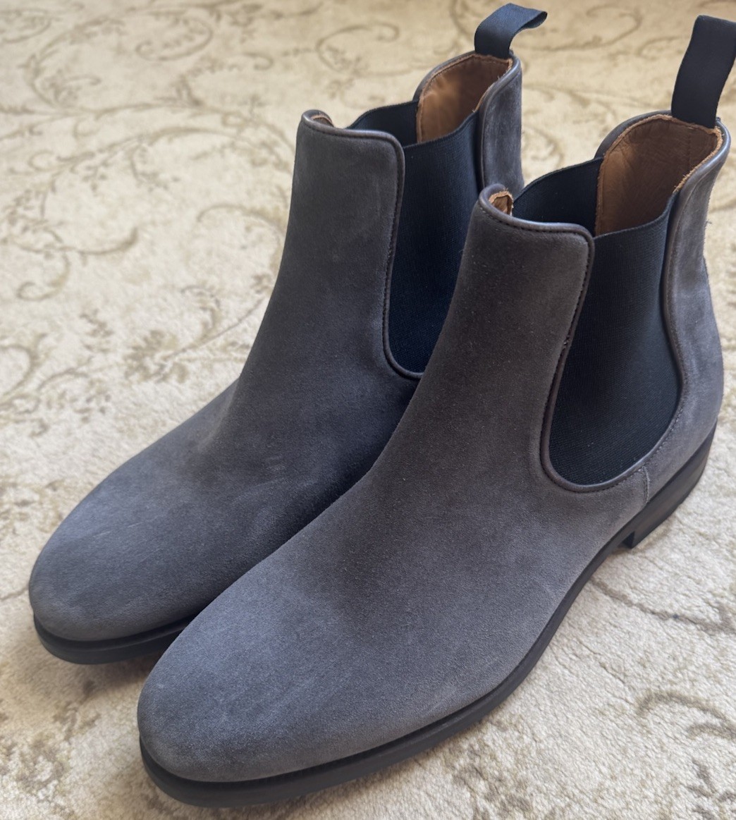 MAGNANNI Chelsea Suede Grey Boots Size 9.5 | eBay display picture 3