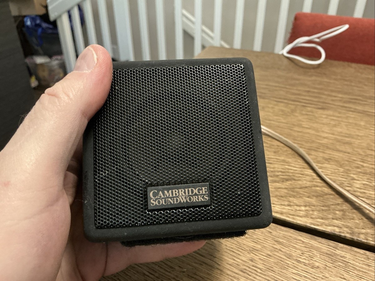 CAMBRIDGE SOUNDWORKS DESKTOP THEATRE 5.1 One Speaker DTT2500