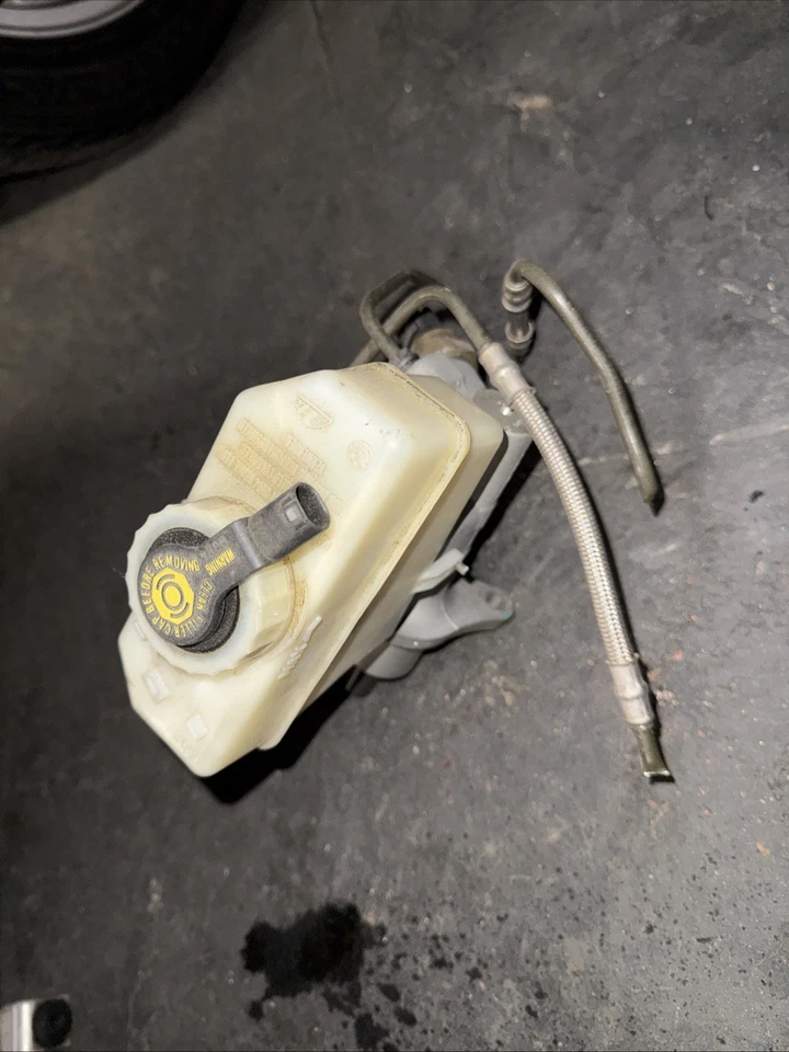 04-06 BMW E46 325ci 325i 330i CILINDRO MAESTRO CON DEPÓSITO 68k Foto 3 de 4