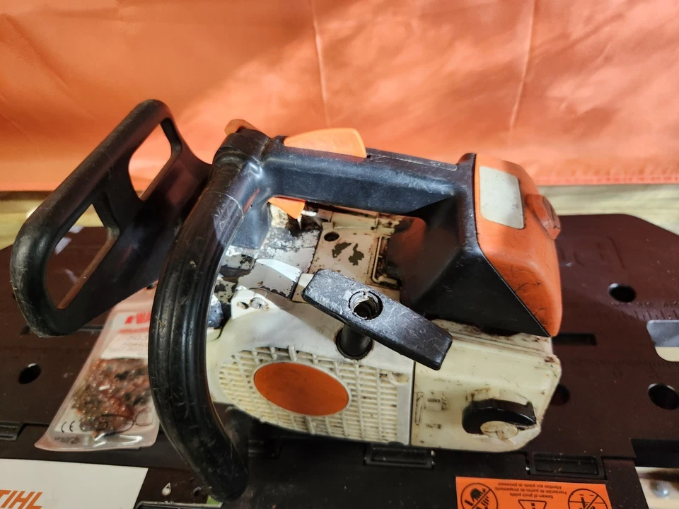 Stihl MS200T Top Handle Chainsaw With Light Bar And Chain READ DESCRIPTION  - Image 4 of 4