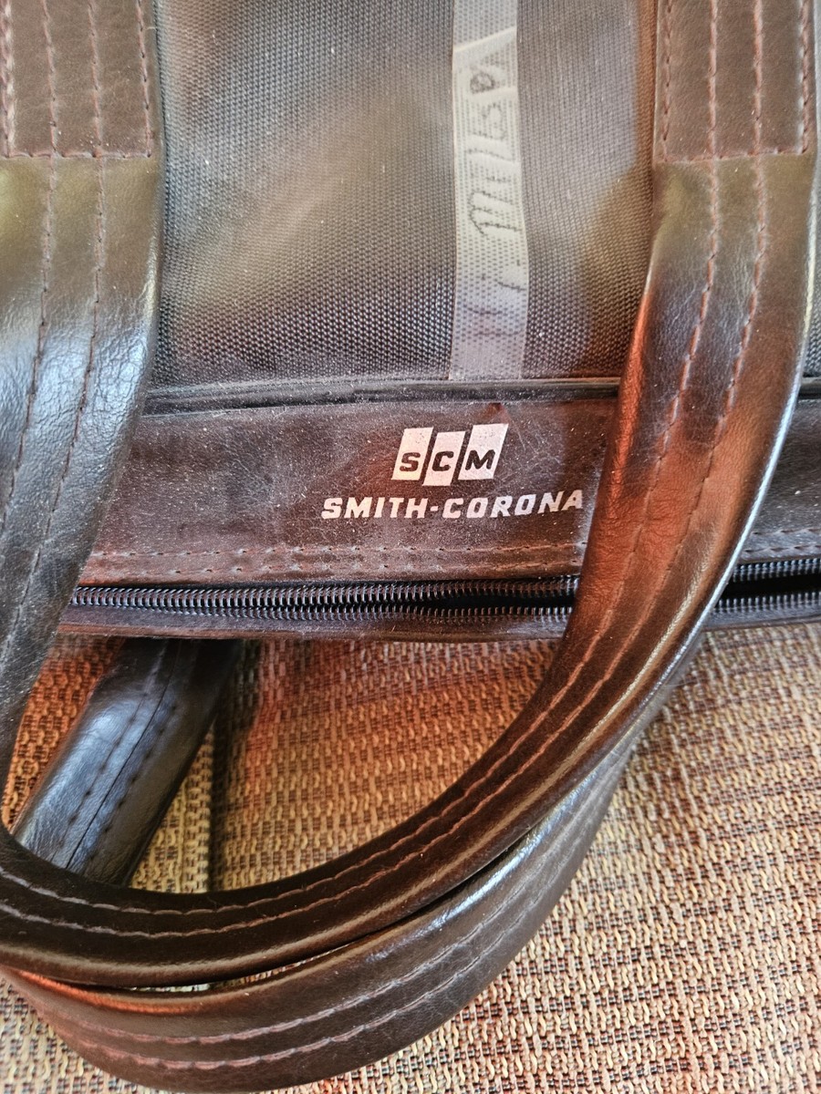 Smith Corona Automatic Electric Typewriter (Model 3LRB) w/ Soft