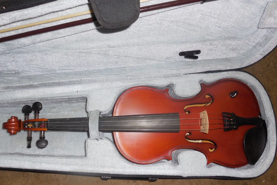 Silver Creek Model SC3EL-AB 4/4 Full Size Electric Violin with Case - Anno 2006 - Image 2 of 4