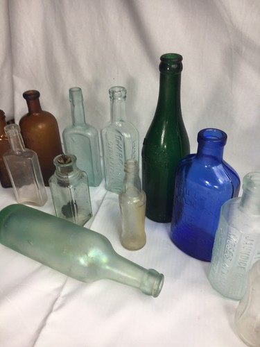 Lot 17 Vintage Bottles Medical & Home Remedies - Picture 4 of 12