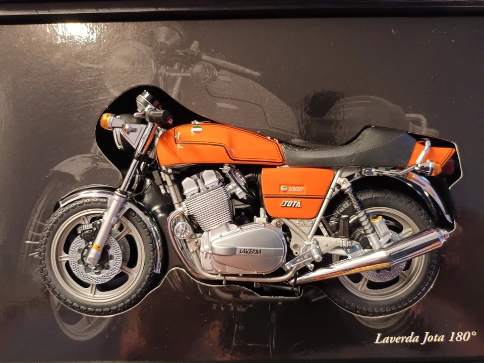 Laverda Jota 180° arancione 1978*1:12 Minichamps 122122501 (scatola fortemente graffiata) - Immagine 2 di 4