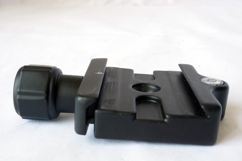 Benro QRC60 Schnellspannklemme mit Befestigungsschraube und Inbusschlüssel. L60 x W49 x 15 mm - Bild 5 von 7