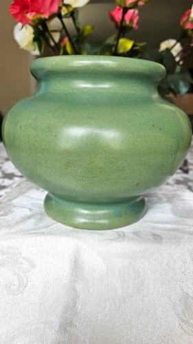 VINTAGE BRUSH MCCOY 1920'S MATTE GREEN ART DECO JARDINIERE/PLANTER