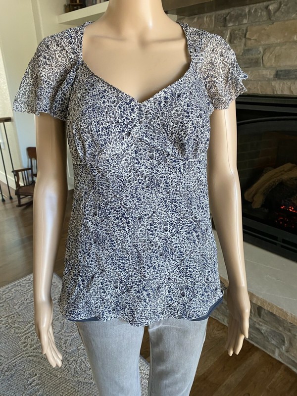 Ann Taylor LOFT Size 6 Womens Short Sleeve Gray Lined Silk Top, Blouse - 019
