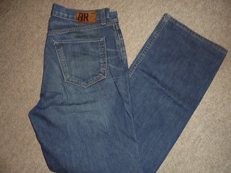 MENS BANANA REPUBLIC STRAIGHT LEG WHISKERS BLUE JEANS SIZE 33 X 34