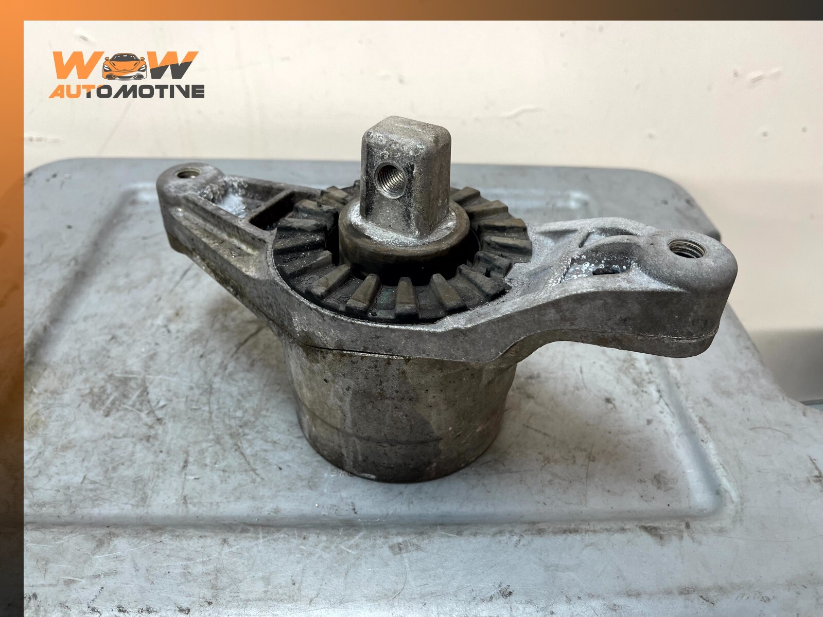 14-17 MASERATI GHIBLI FRONT RIGHT PASSENGER ENGINE MOUNT BUSHING BRACKET OEM
