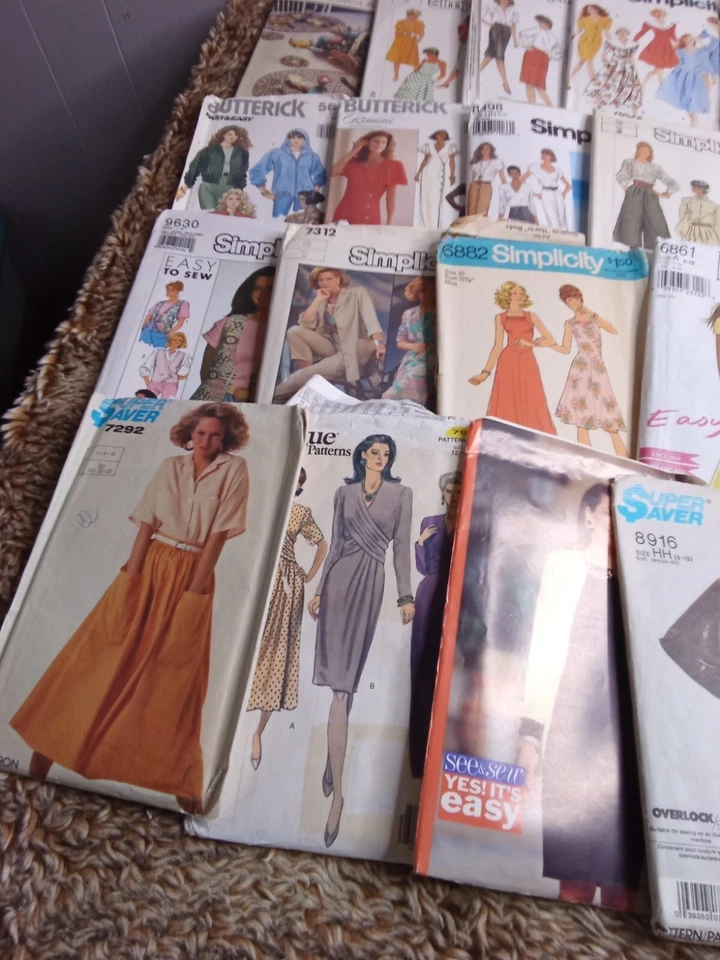 Lot of 27 Vintage Sewing Patterns Women's Fashion Clothes Dress Simplicity Mixed - Image 2 of 4
