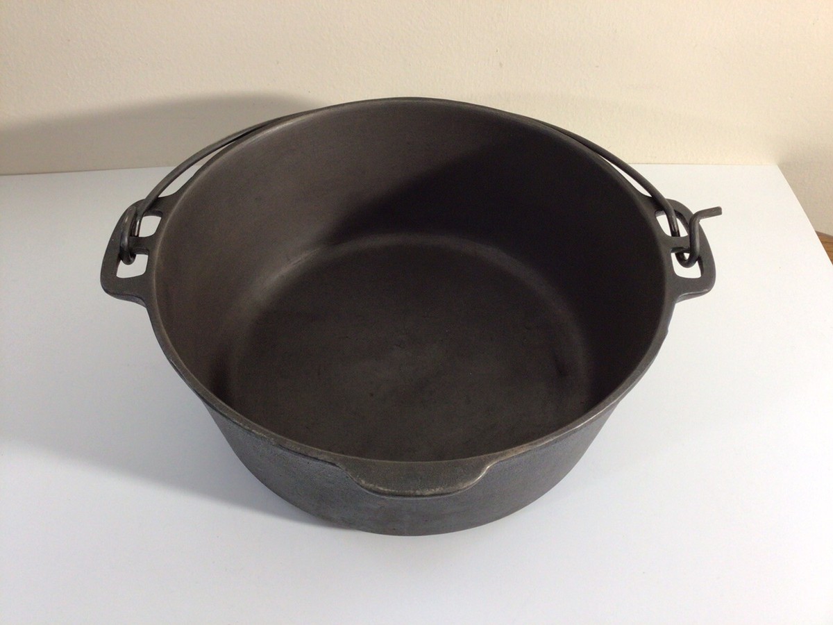 Vintage Unmarked Wagner Cast Iron Dutch Oven Pot Qt, 10