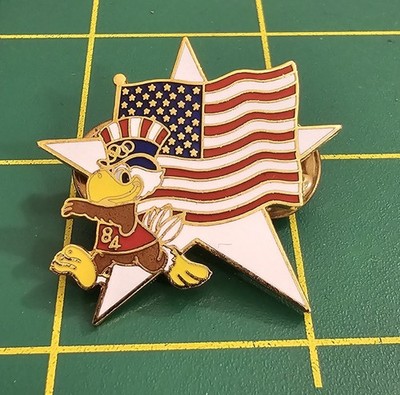 1984 Los Angeles Olympic Summer Games Sam the Eagle USA Flag White Star Pin S43