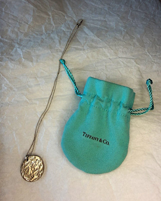 Tiffany & Co. 925 Sterlingsilber Kugelkette mit rundem graviertem Anhänger
