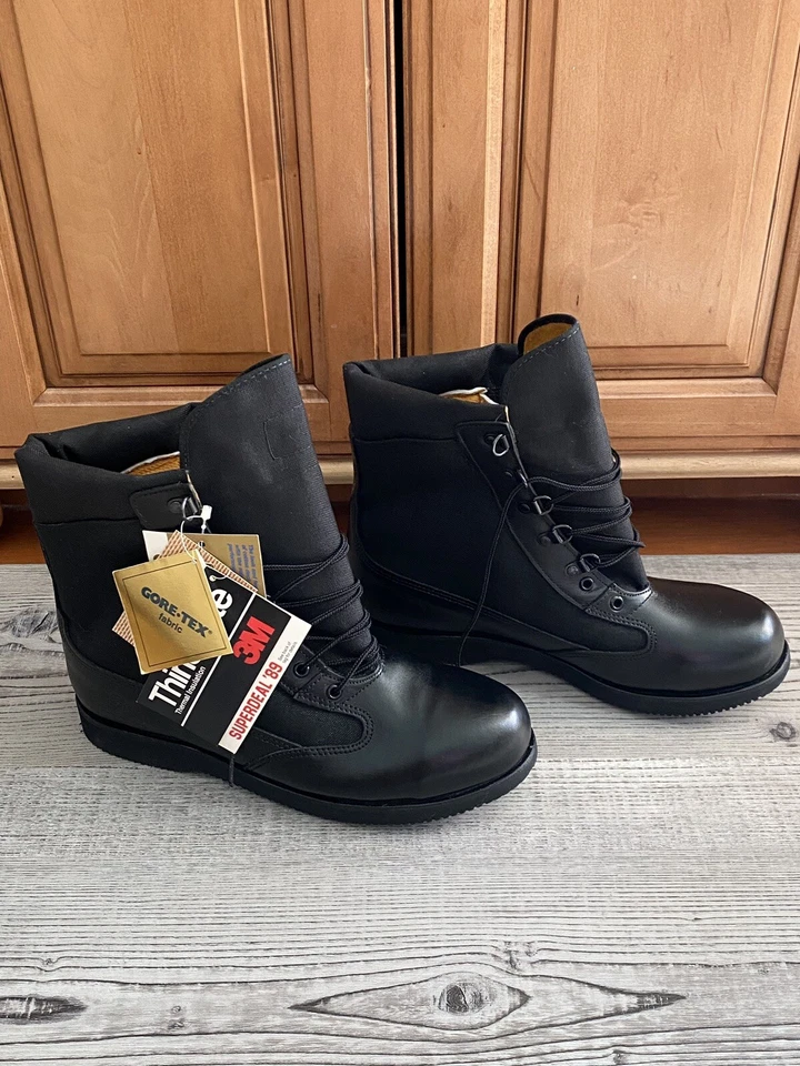 Vintage 1988-89 Rocky Combat schwarze Damenstiefel isoliert Größe 11 M neu mit Defekt