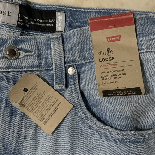 NWT Levi Strauss Stay Loose Silver Tab Light Blue Distressed Jeans Size 32x32 - Picture 2 of 8