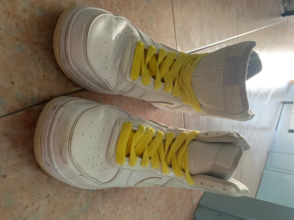 Nike Air Force alte bianche, utilizzate qualche volta, con lacci intercambiabili - Immagine 2 di 4