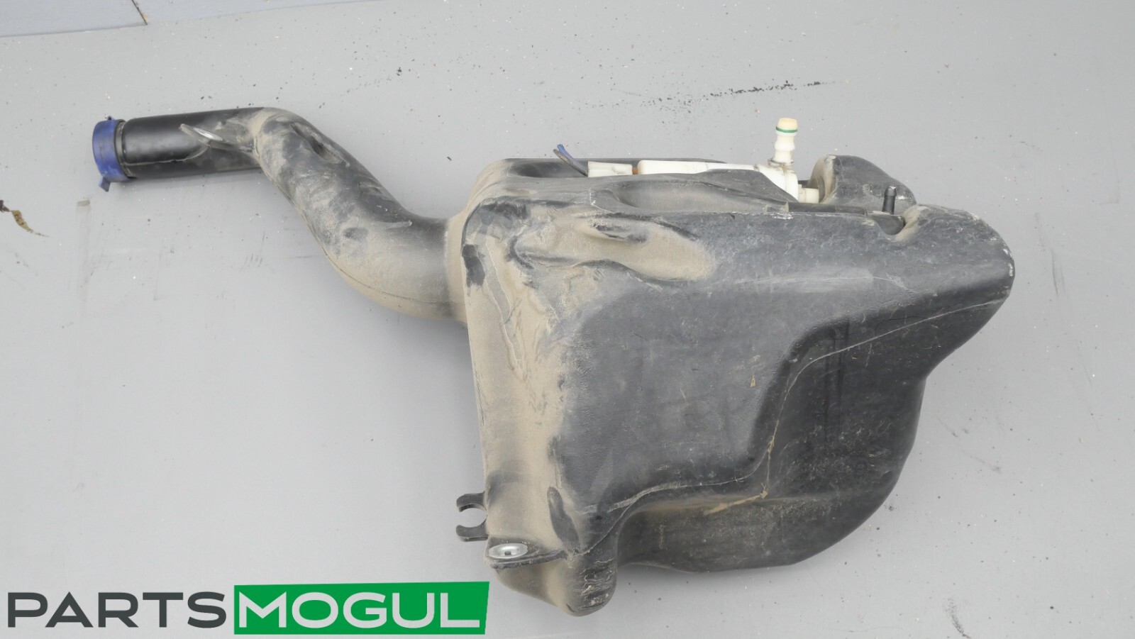08-19 Maserati Quattroporte Headlight Windshield Washer Bottle Tank OEM